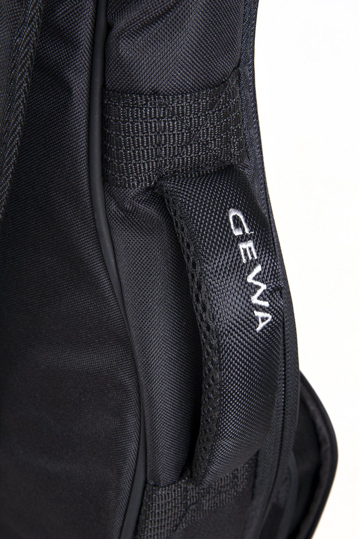 GEWA Guitars gig bag Premium 20 - E-bass black