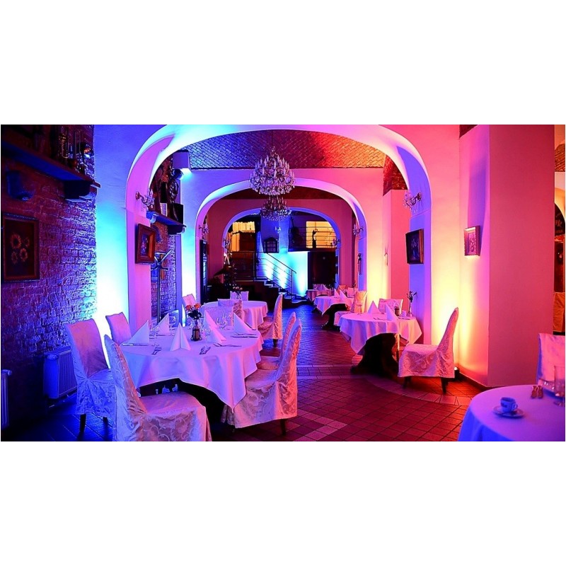 LIGHT4ME PENTA PAR 8x12W MKII RGBWA LED slank