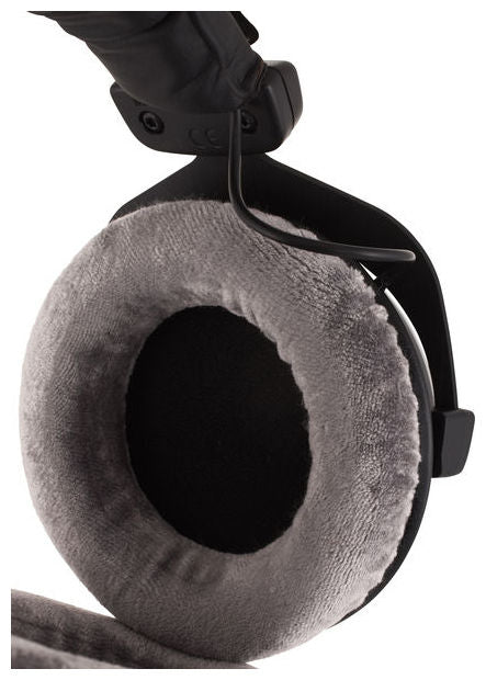 Beyerdynamic DT 880 PRO headphones