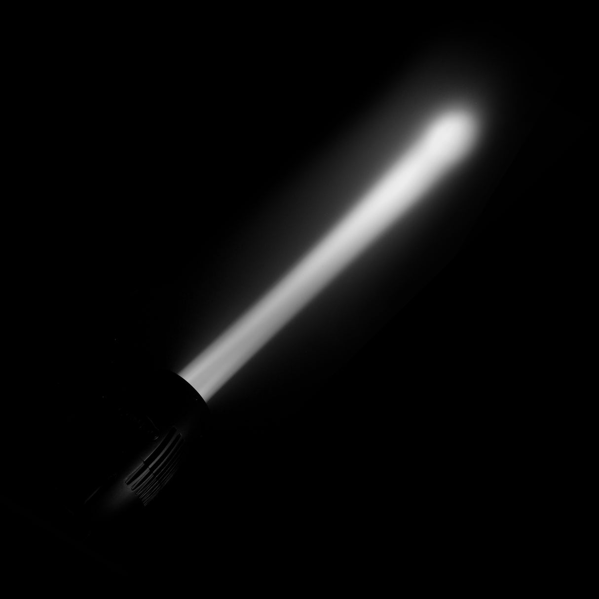 Cameo Q-SPOT 40 TW - Compact spot with 40 W adjustable white LED, finished in black