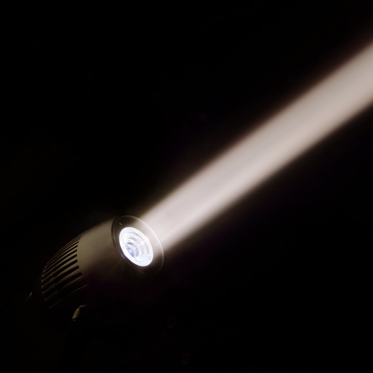 Cameo Q-SPOT 40 TW - Compact spot with 40 W adjustable white LED, finished in black