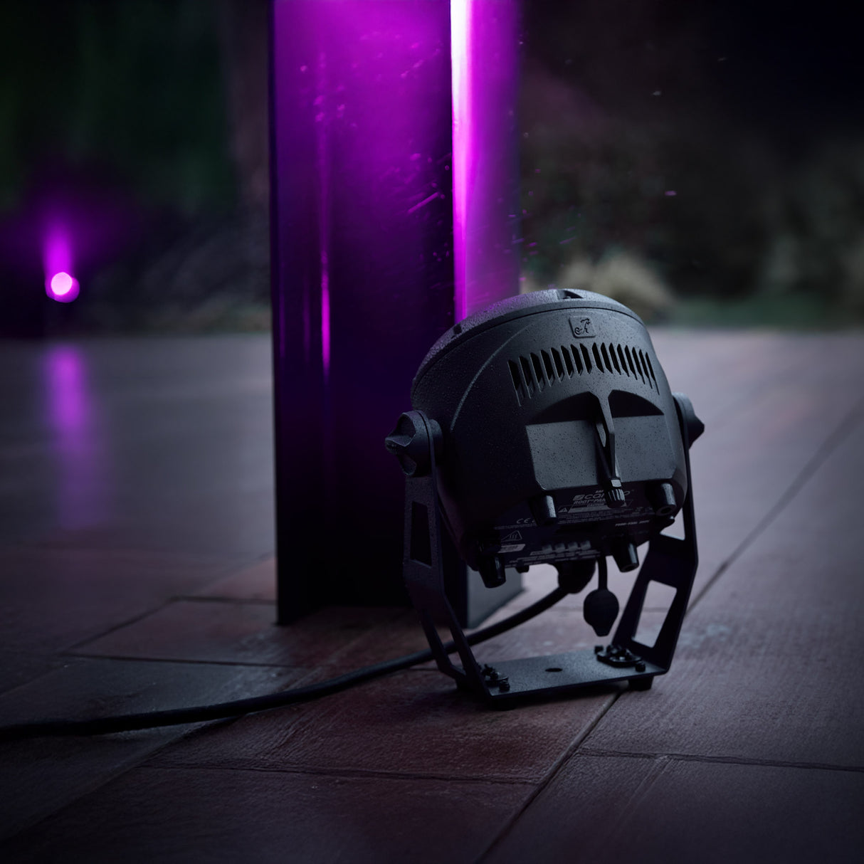 Cameo ROOT® PAR IP – LED outdoor spotlight