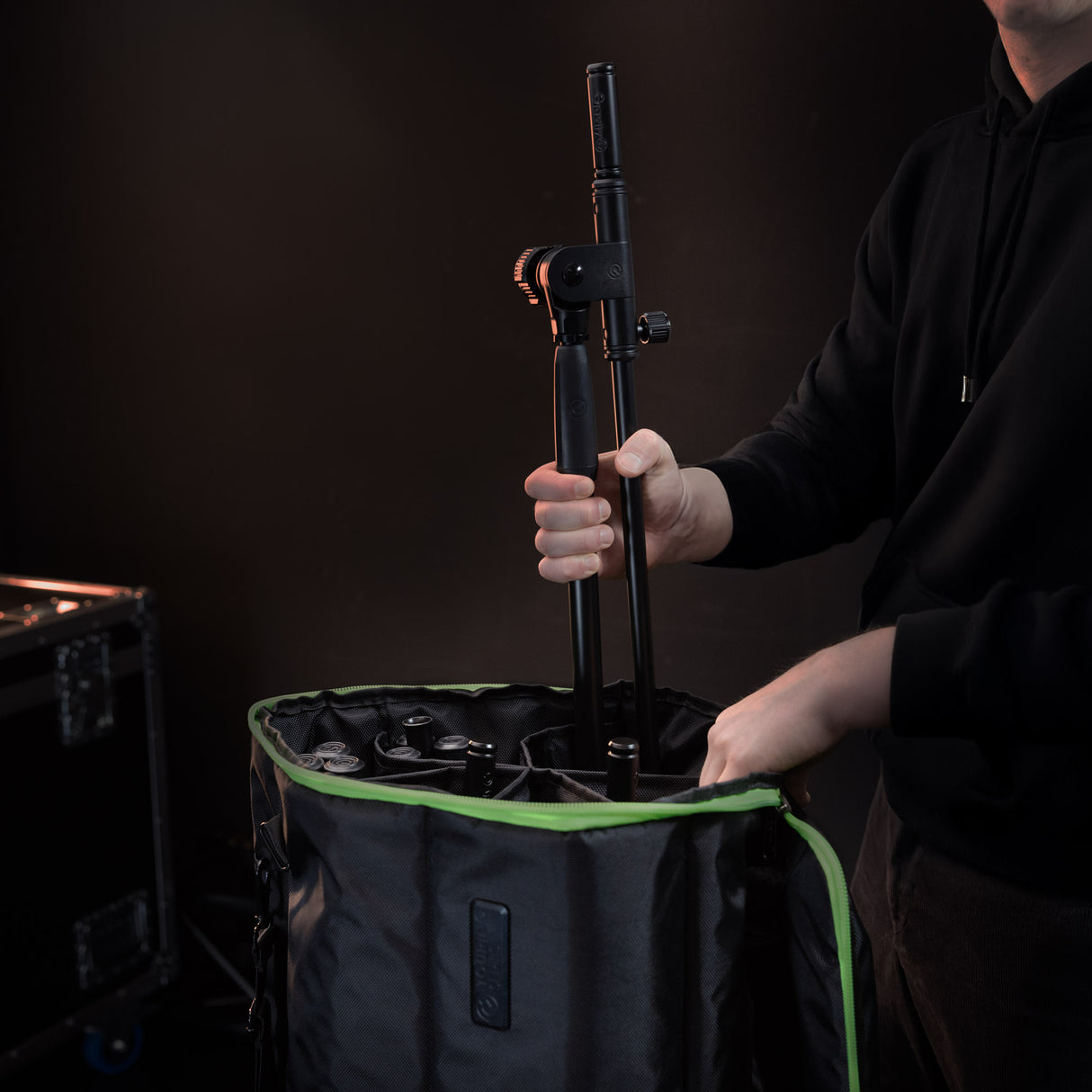 Gravity TBG MS 6 B - Touring transporttaske til op til seks mikrofonstativer, med hjul