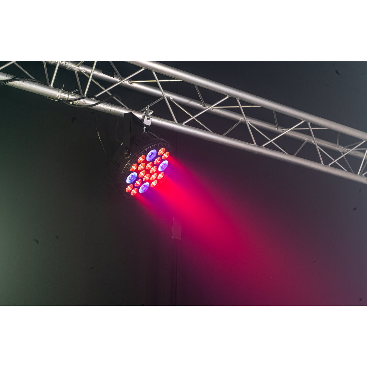 Ibiza XL RGBW+UV par lamp (16x6 + 4x30 Watt)