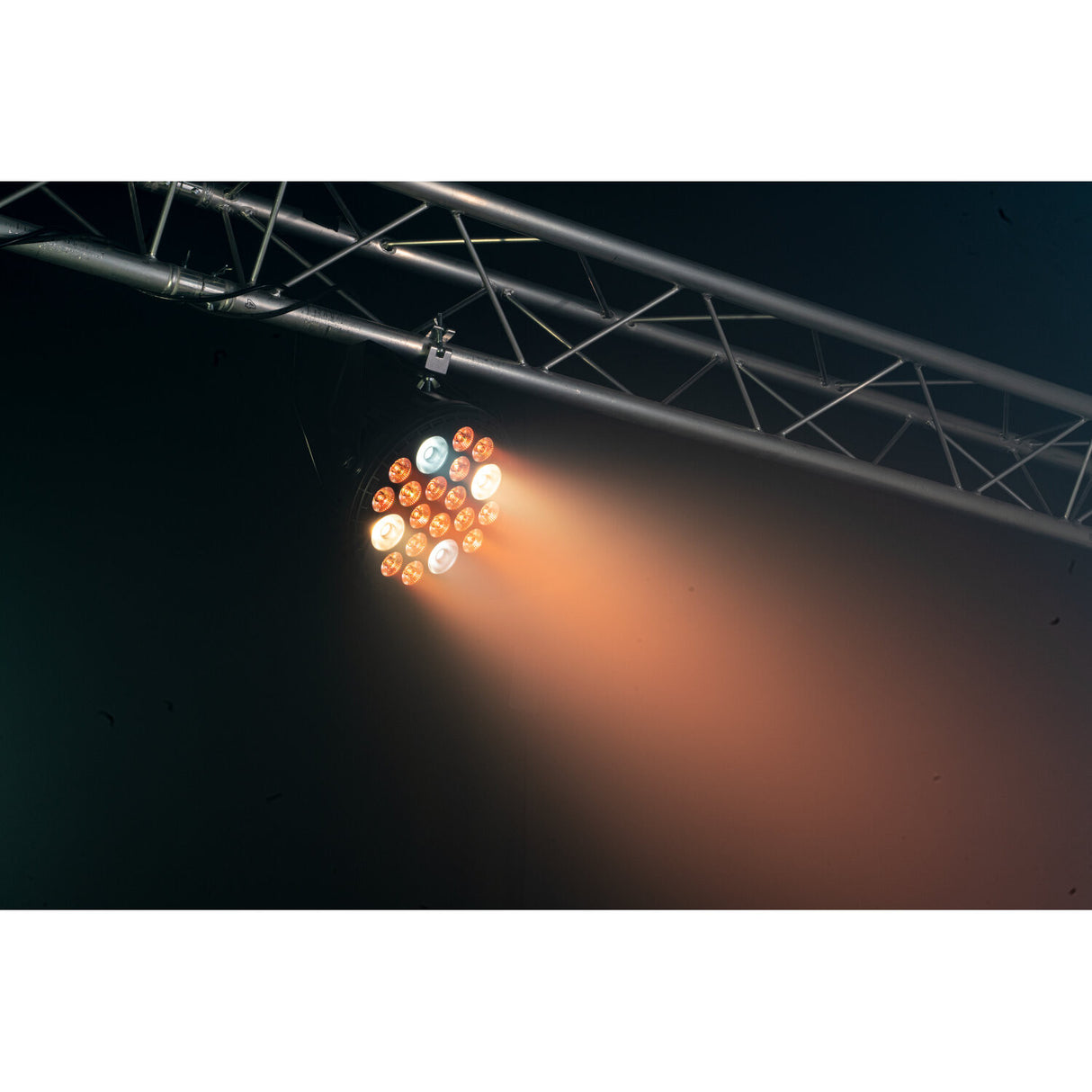 Ibiza XL RGBW+WWWCW par lamp (16x6 + 4x30W)