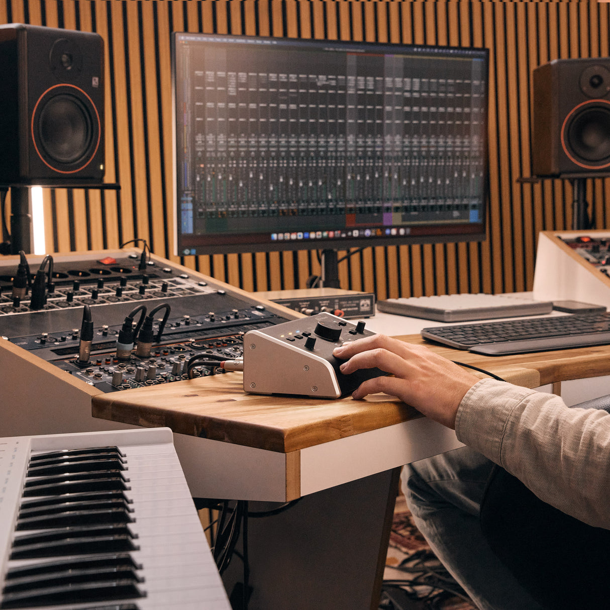 Palmer MONICON L G2 G - Active / Passive studio monitor controller