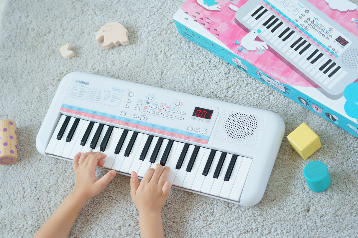 Yamaha PSS E30 Children Keyboard (White)