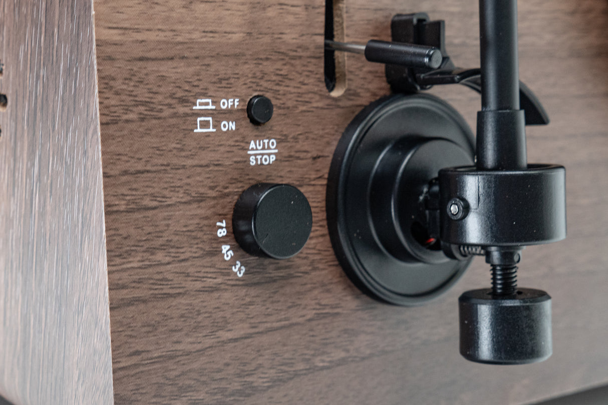 OUTLET - Studio 57 Vertical Turntable