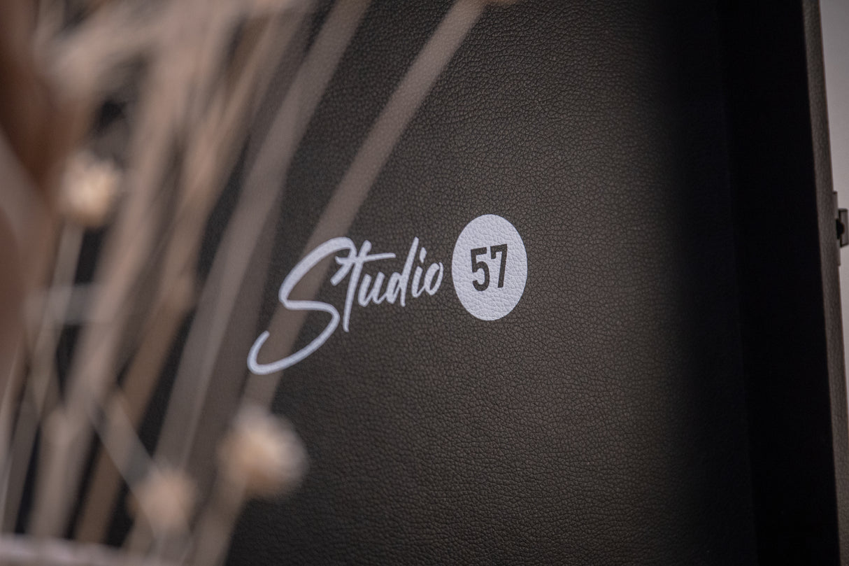 Studio 57 Groovy Turntable (Black)