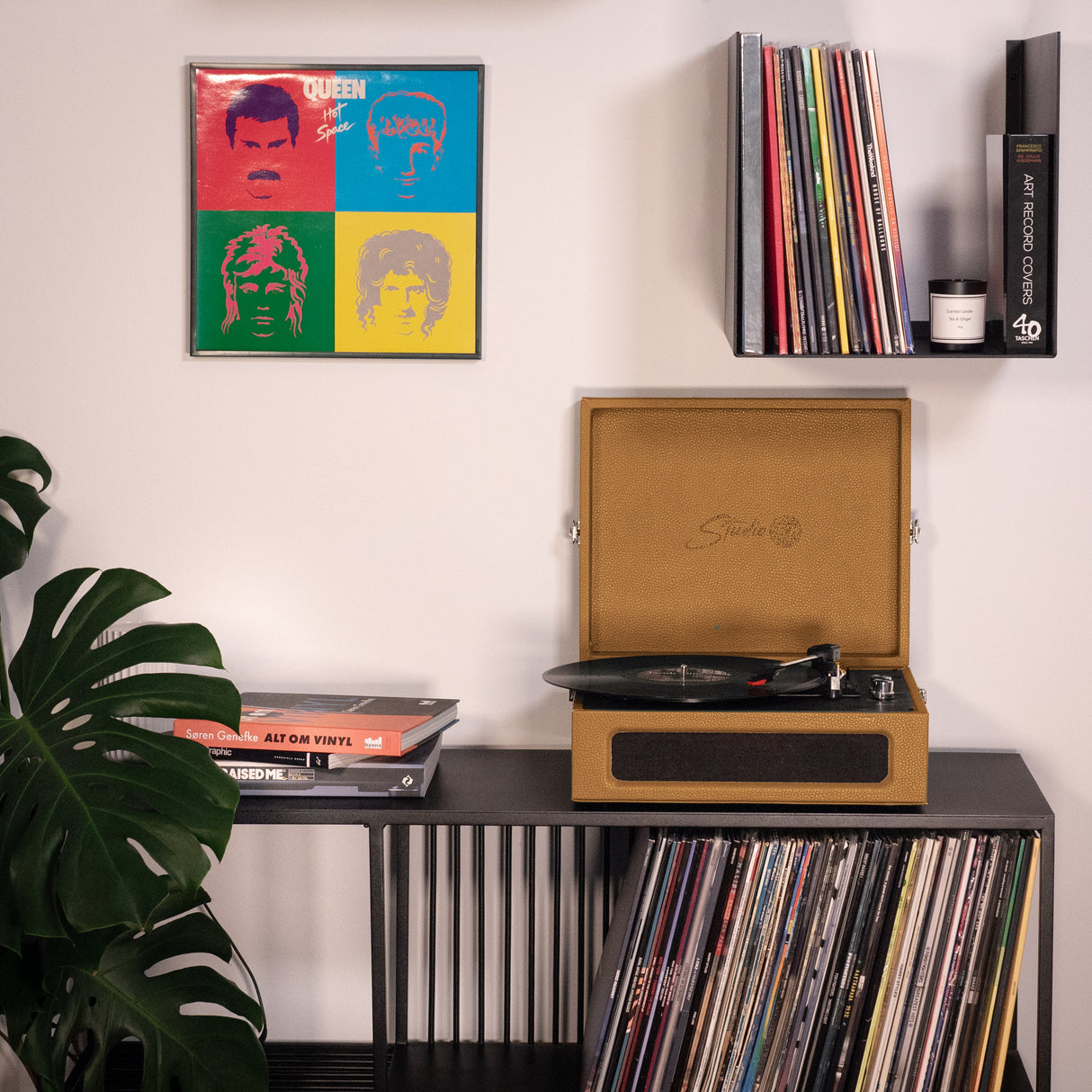 Studio 57 Groovy Turntable (Earth)