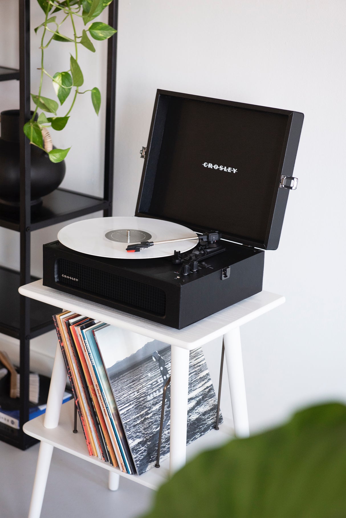 Crosley Manchester Turntable Furniture (White)