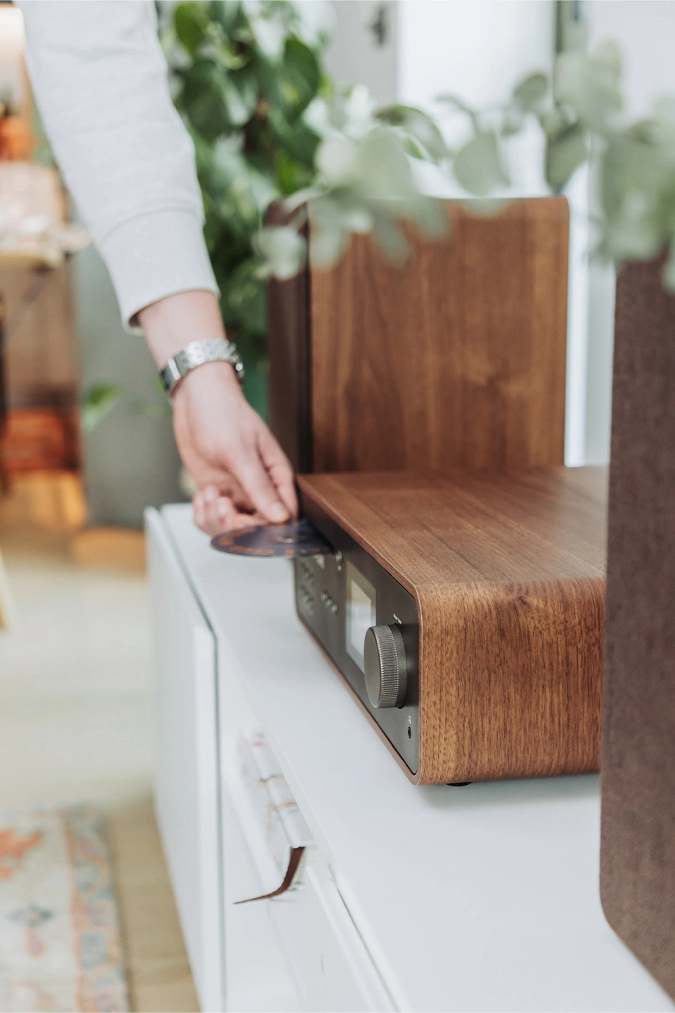 Pure Classic Stereo Hi-Fi System – DAB+, CD, Bluetooth, 100W, Walnut