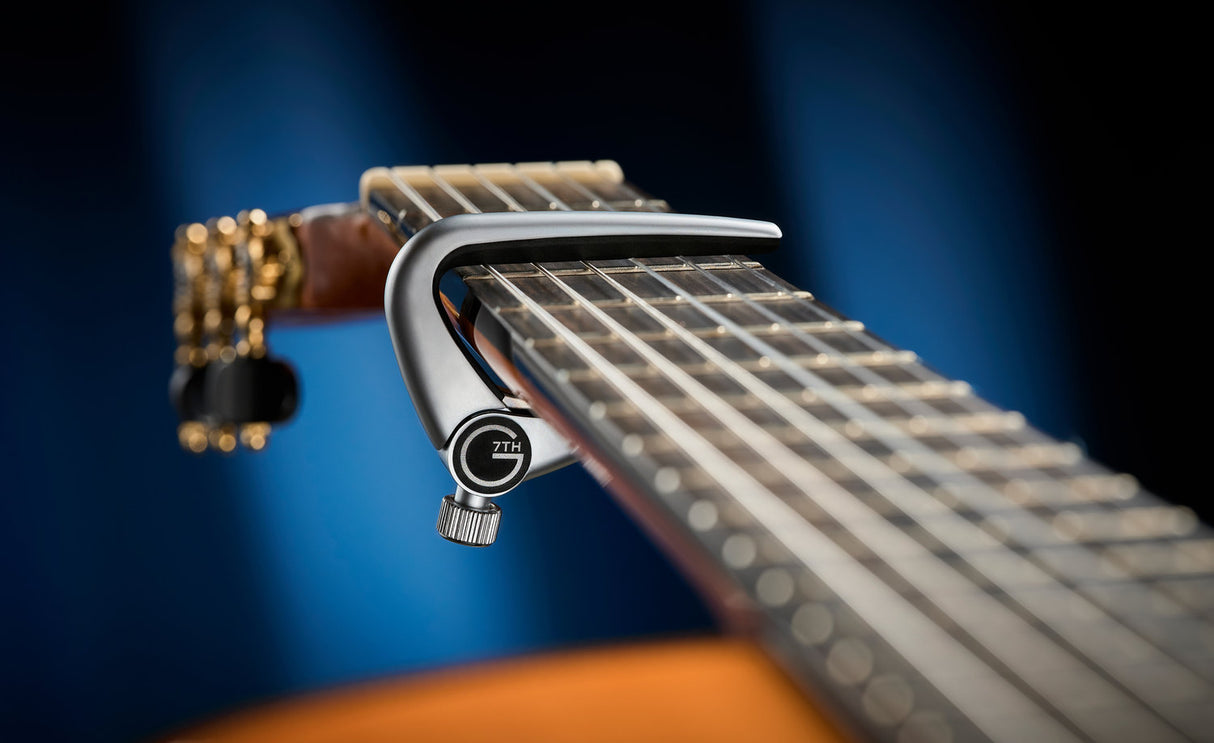 G7th Capo Newport - Classic guitar, silver (C33013)