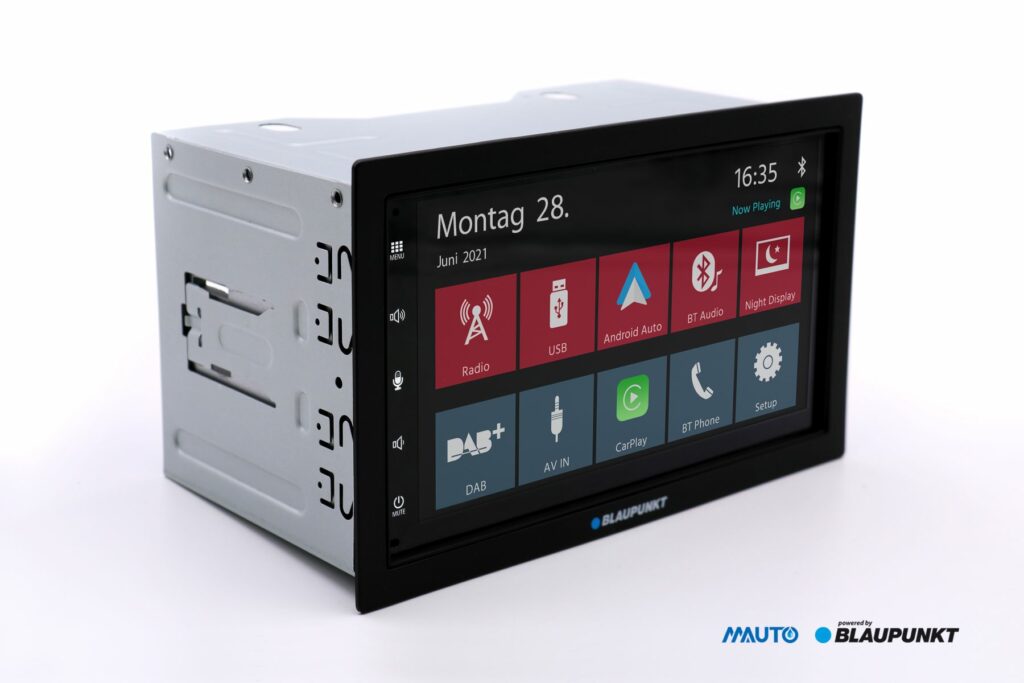 Blaupunkt Oslo 600 DAB w. Wireless CarPlay, Android, DAB+ and Bluetooth
