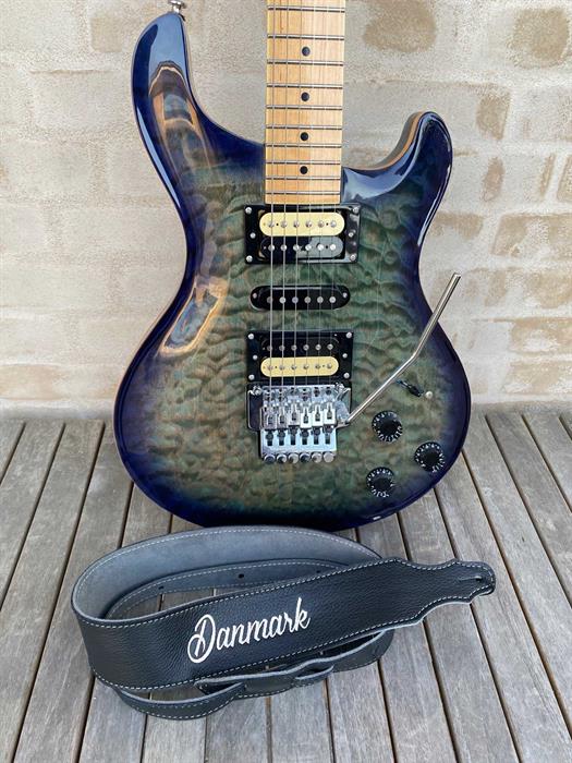 Franklin Special embroidered black leather guitar strap - DENMARK