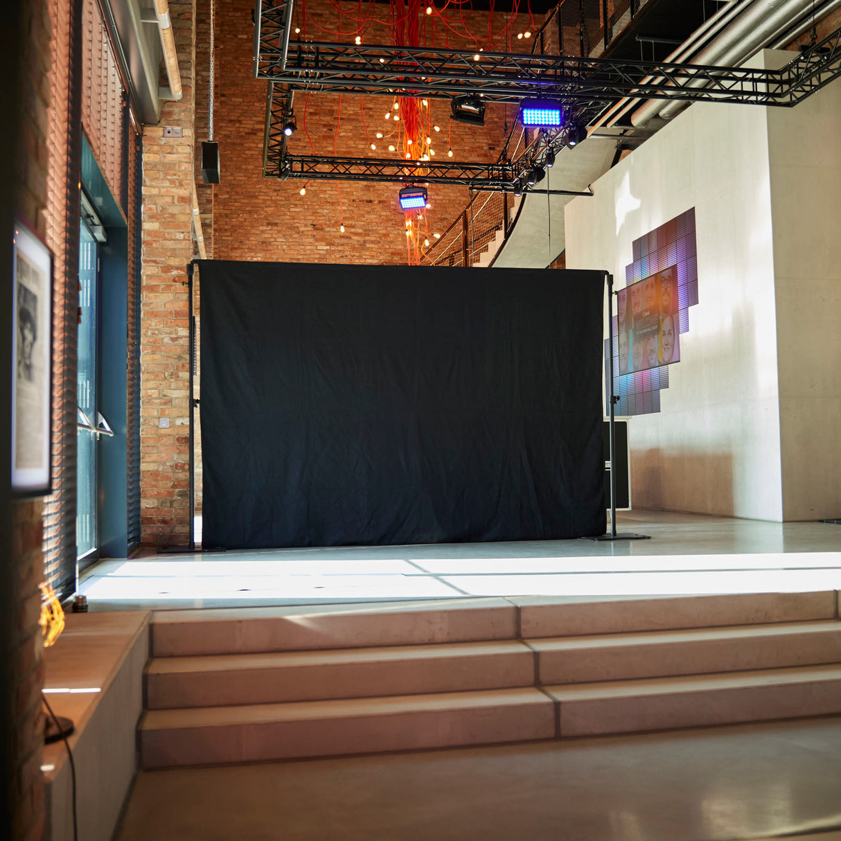 Gravity PAD-SET 2 – Pipe and drape system incl. curtain