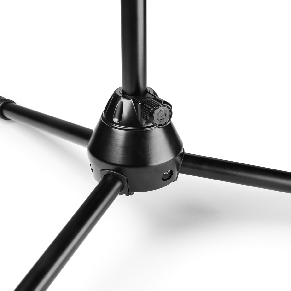 Gravity TMS 4321 OH B - Overhead-mikrofonstativ til turnébrug med ekstra bredt sammenklappeligt trefodsstativ og ekstra lang boom-arm