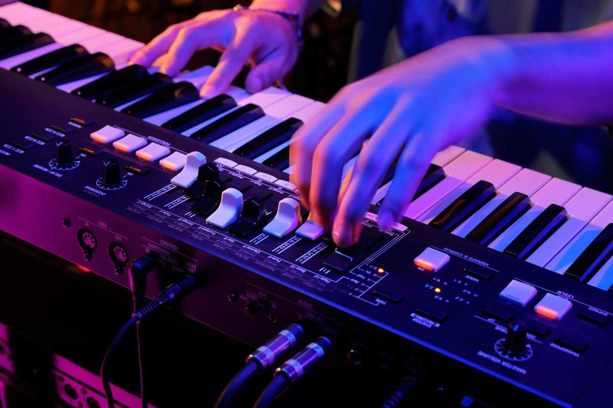 Hammond M-solo Organ (Burgundy)