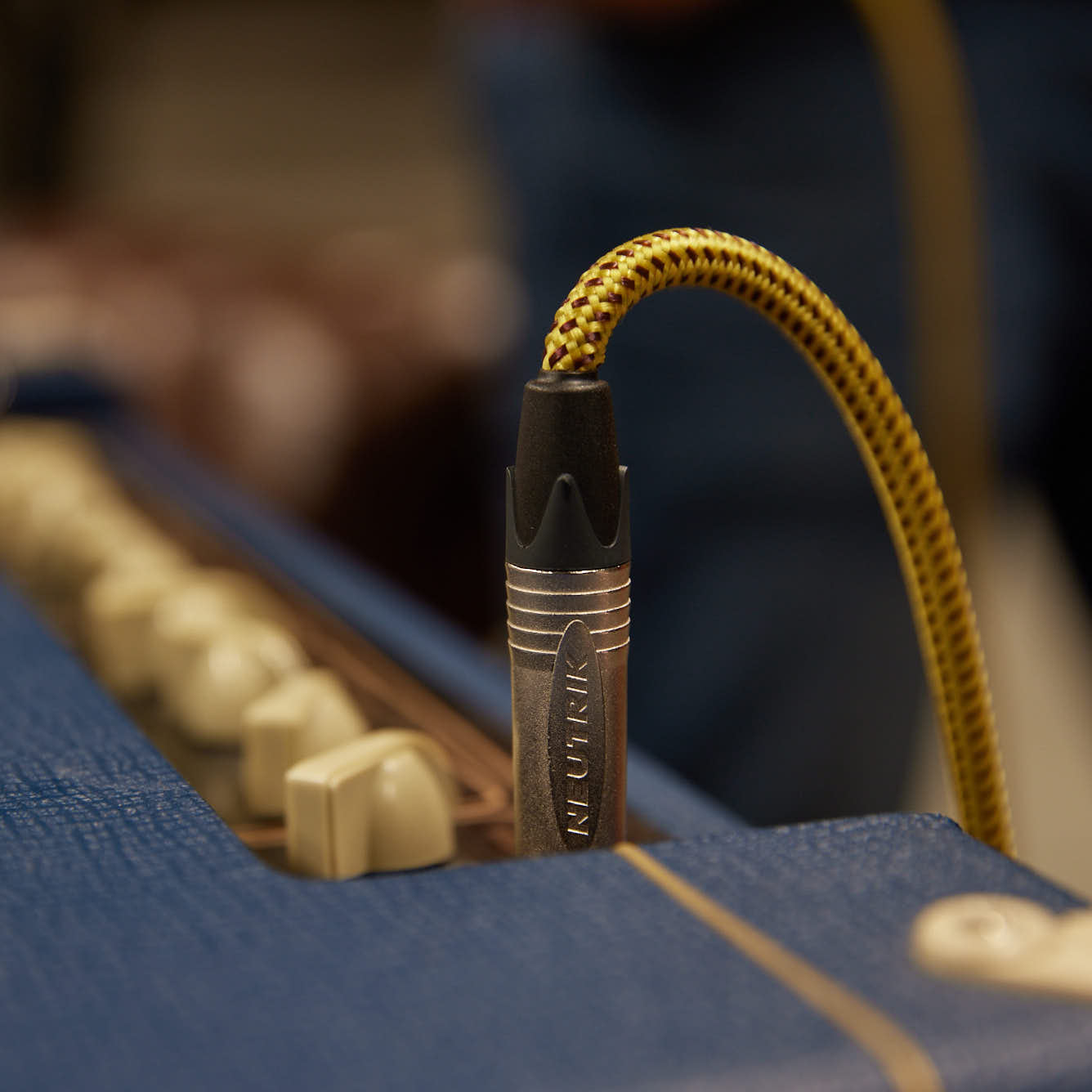 Adam Hall Cables 5 STAR IRP 0600 VINTAGE - Instrument cable | Neutrik® angled jack TS x jack TS | 6 m