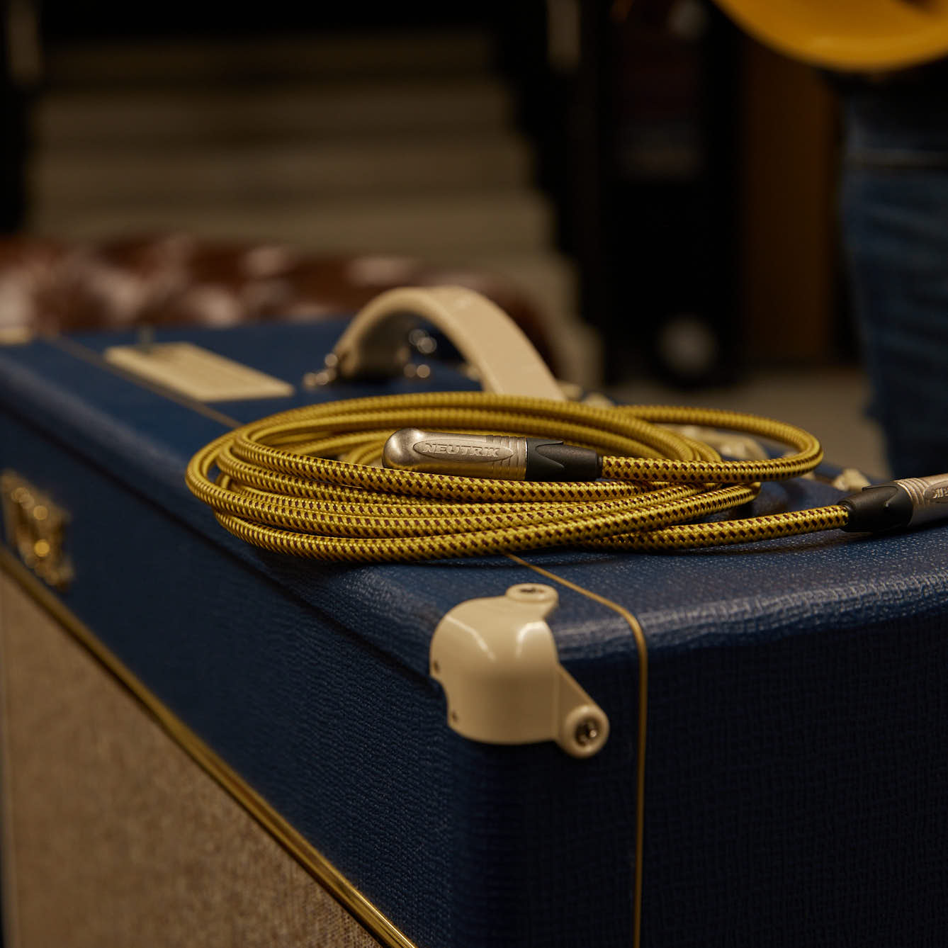 Adam Hall Cables 5 STAR IRP 0600 VINTAGE - Instrument cable | Neutrik® angled jack TS x jack TS | 6 m