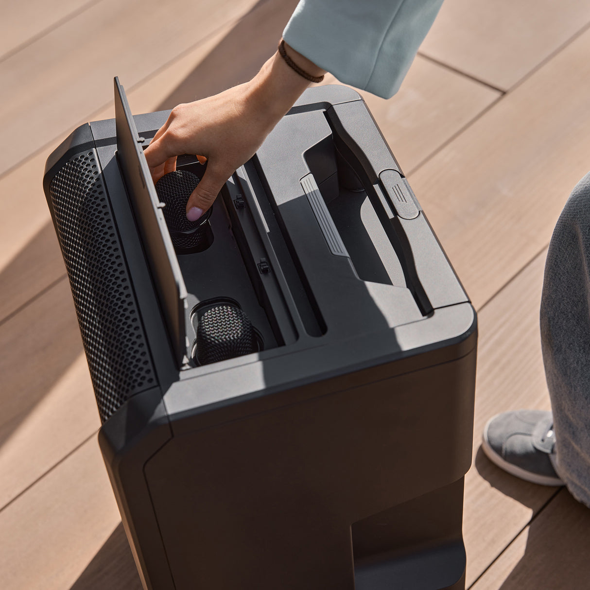 LD Systems ANNY® 10 HBH 2 B5 - 10" portable, battery-powered Bluetooth® PA system with mixer, 1x wireless handheld and 1x headset microphone (incl. bodypack)