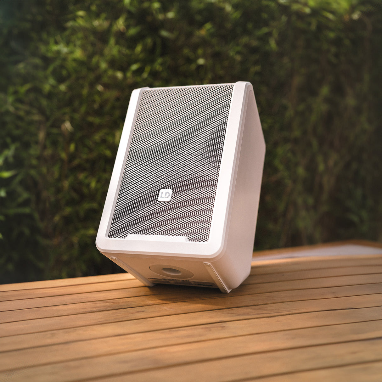 LD Systems ANNY® 8 HHD B5 W - Portable battery-powered Bluetooth® PA speaker with mixer and 1x wireless handheld microphone, Pure White