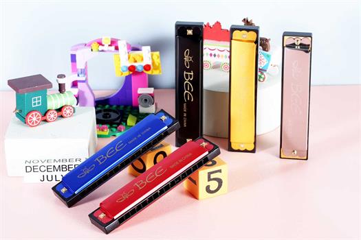 16-hole harmonica for children in black