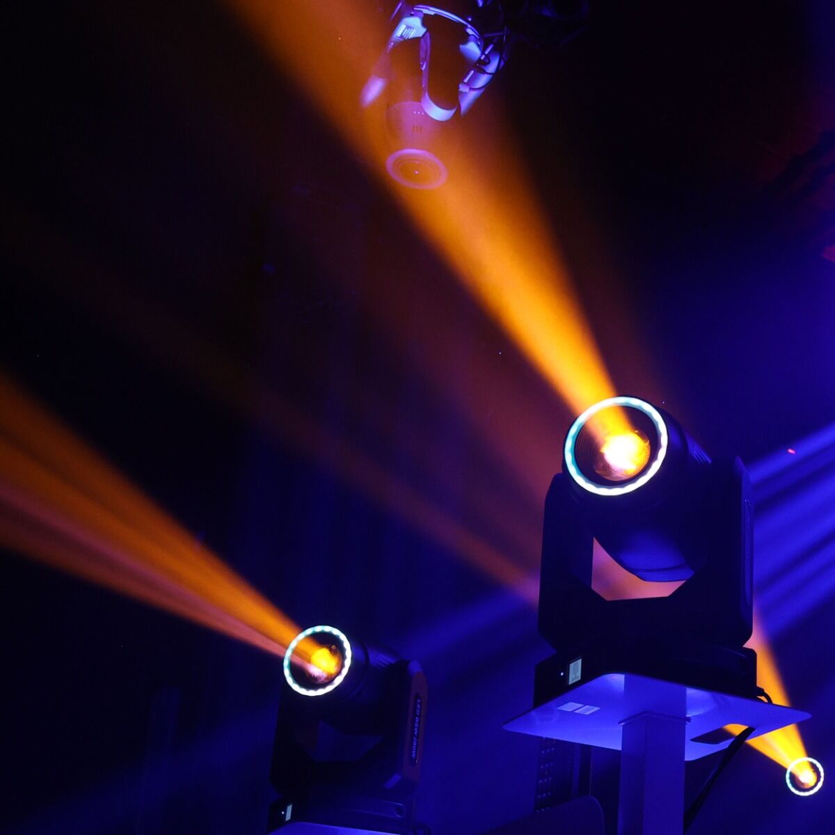 LIGHT4ME LED BSW 280W hybrid moving head